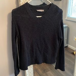 Everlane cotton blend v- sweater. Size S.